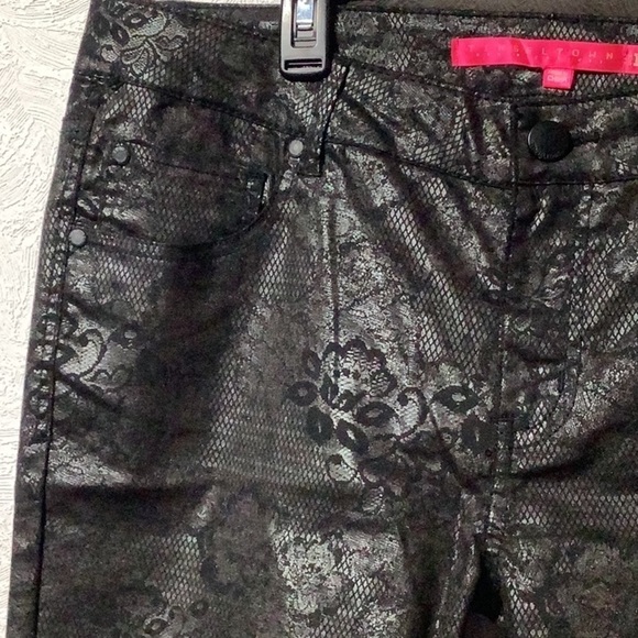 Tinseltown Denim Couture - Sz 15 - lightweight jeans shiny floral pattern - Picture 5 of 6